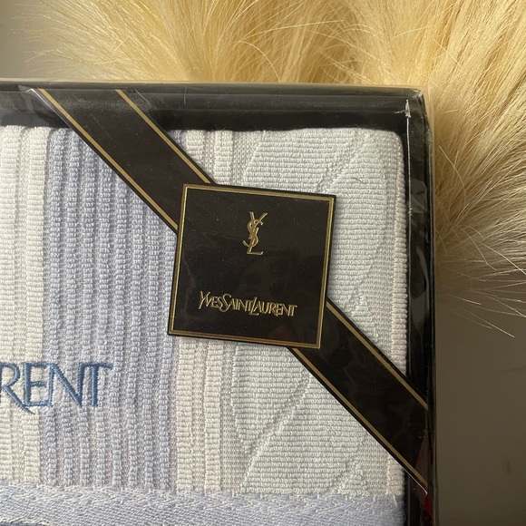 💕Unused YSL throw Blanket in a box💕 - Picture 4 of 5